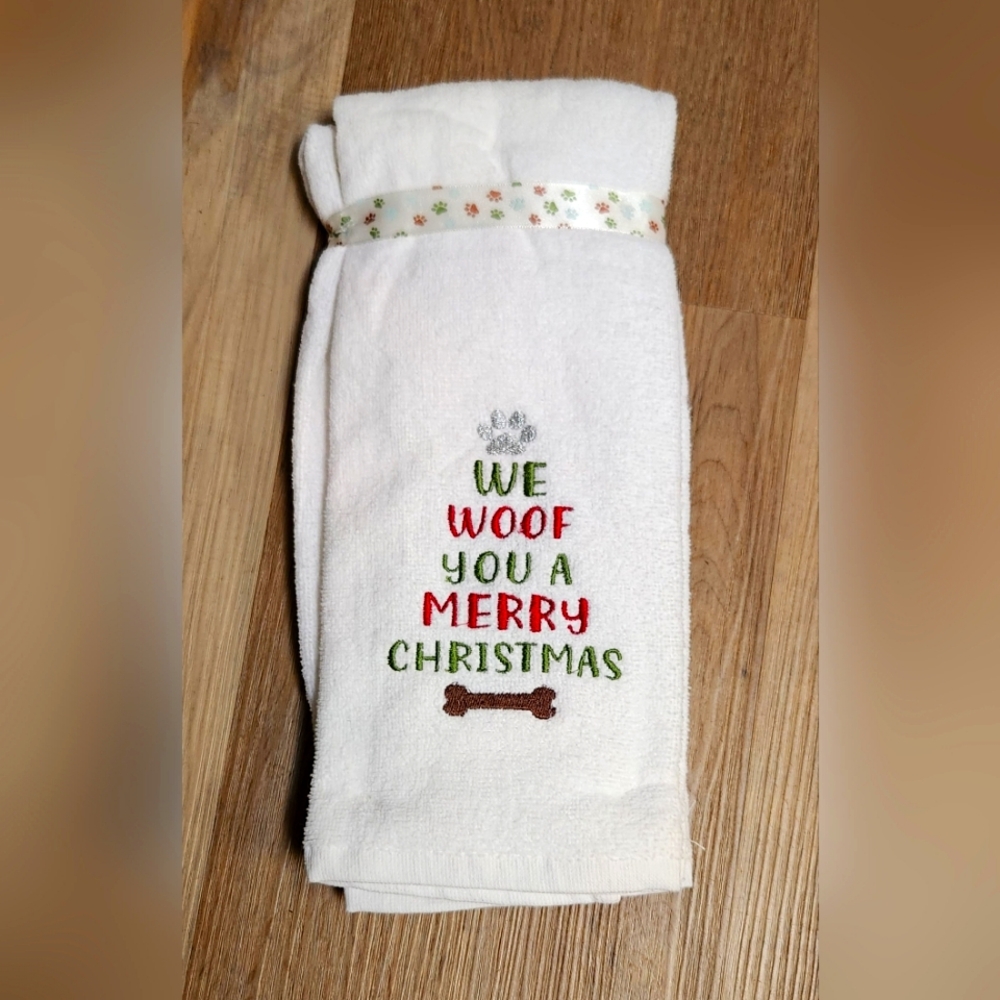 NWT ~ 2 Christmas Dog Hand Towels ~ WE WOOF YOU A MERRY CHRISTMAS 🎅